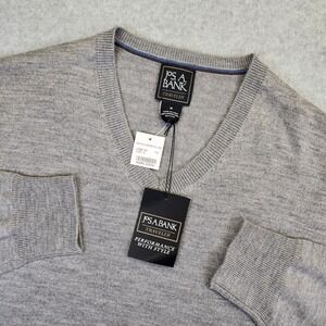Jos A Bank Traveler Mens Medium 100% Merino Wool V Neck Sweater Gray Classic